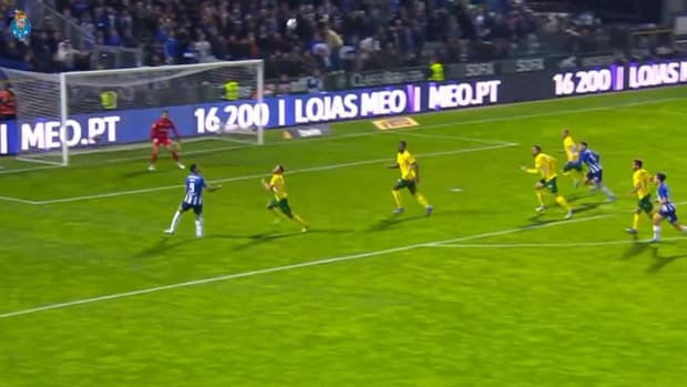 Evanilson scores superb team goal vs Paços Ferreira